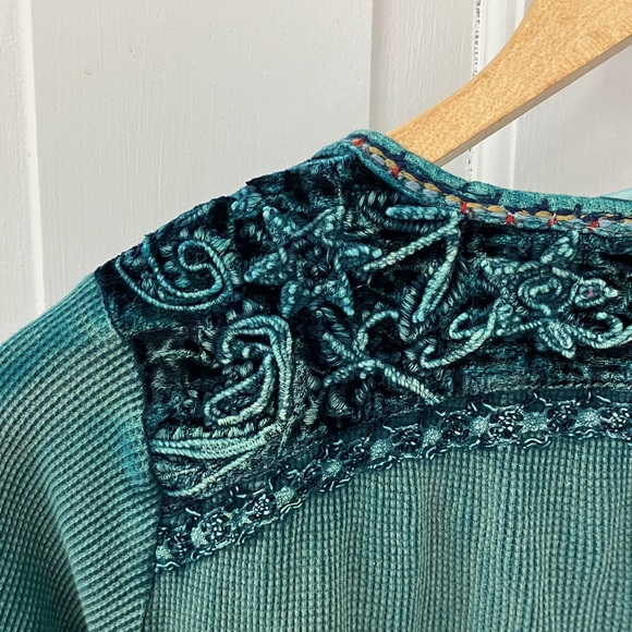 Soft Surroundings Butterfly knit top green/Teal Long Sleeve Women's Tunic size M - Picture 13 of 16